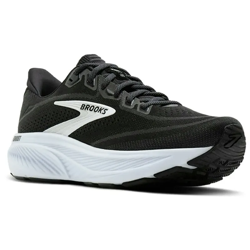 Brooks Ghost 18 i svart med vit mellansula, snedvy framifrån